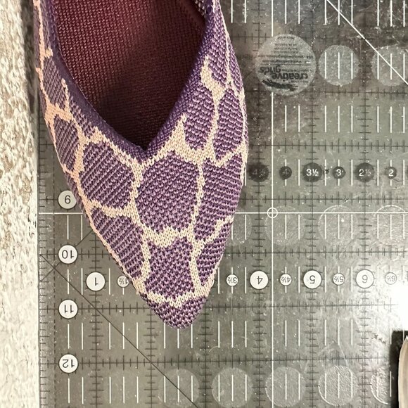 Rothys The Point Women Size 9.5 Purple Giraffe Safari Animal Print  Flat Shoes - Picture 11 of 11